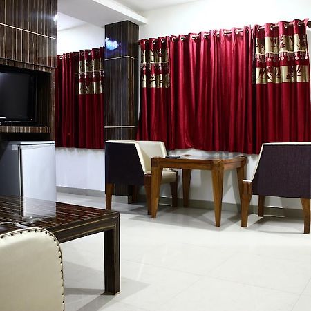 Hotel Maharaja Katra  Zimmer foto
