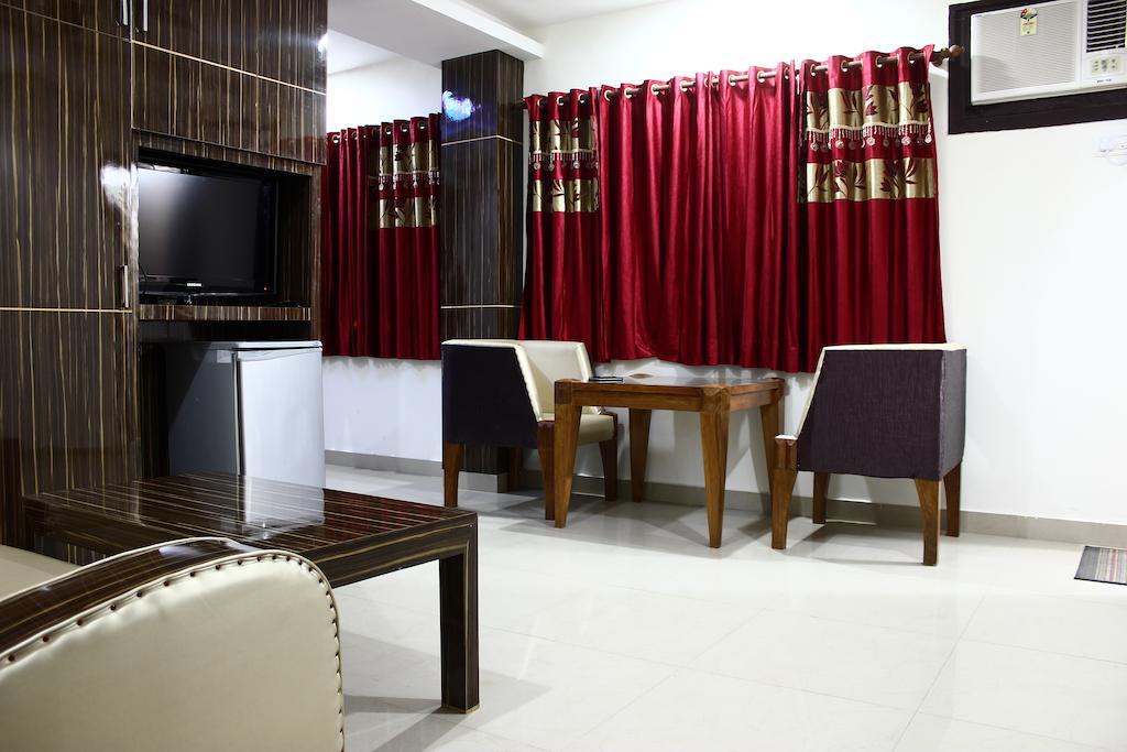 Hotel Maharaja Katra  Zimmer foto