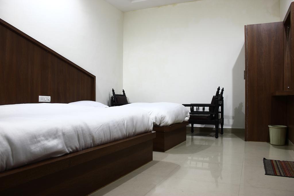 Hotel Maharaja Katra  Zimmer foto